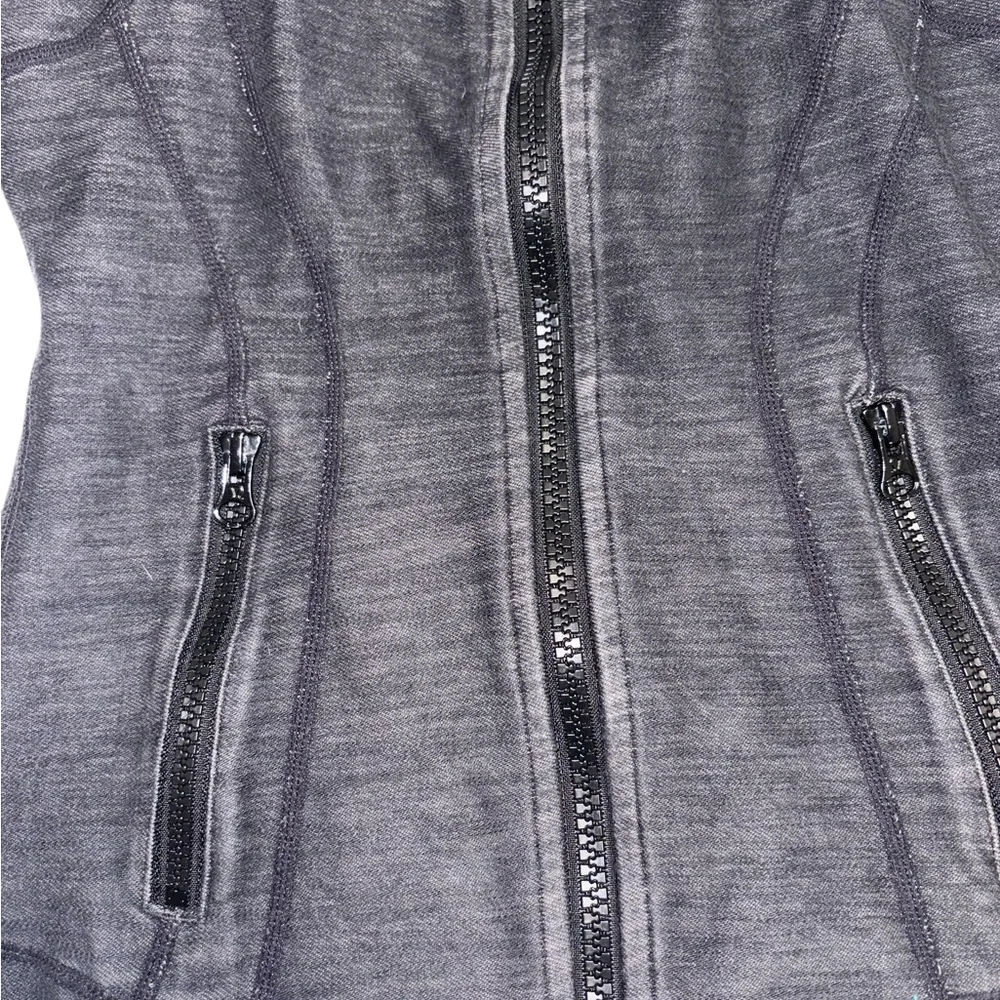Lululemon size 2 Womens Zip up jacket - Picture 2 of 8